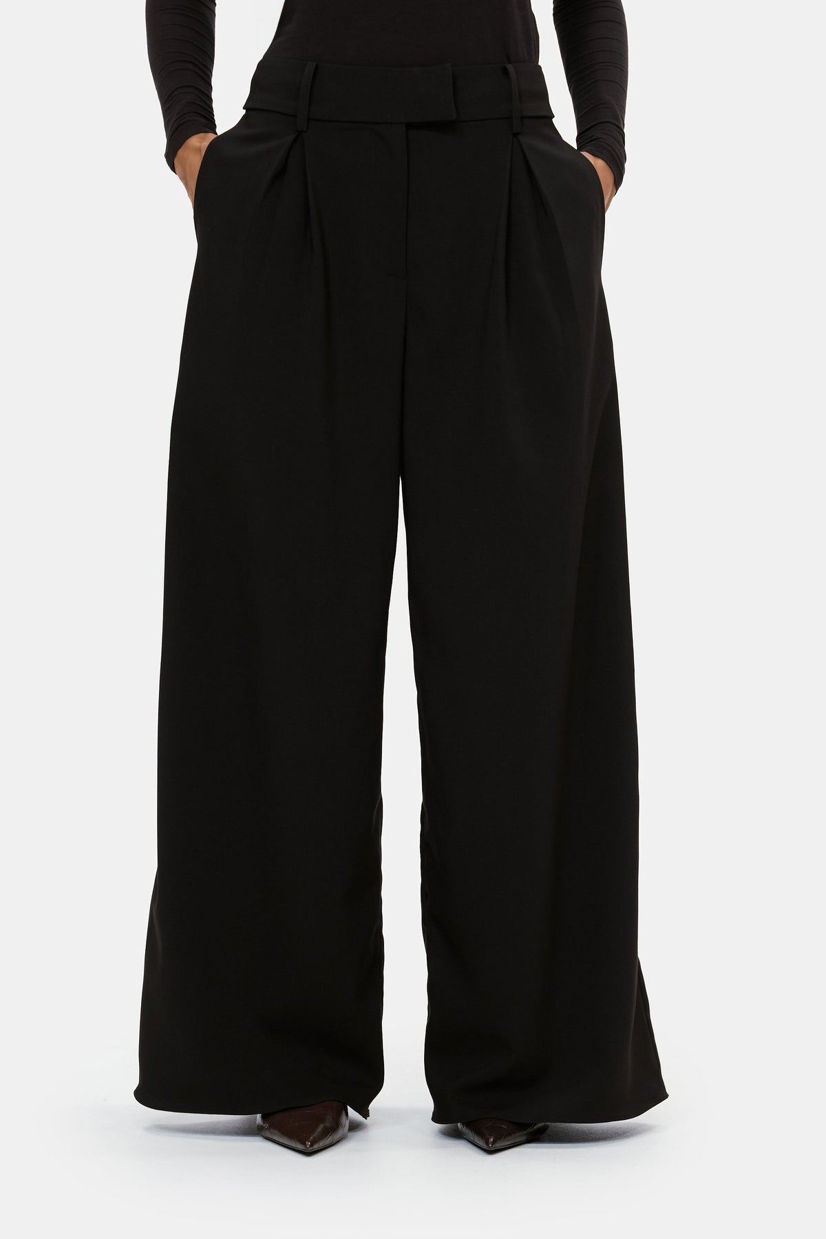 The Structured Trousers in Black, front