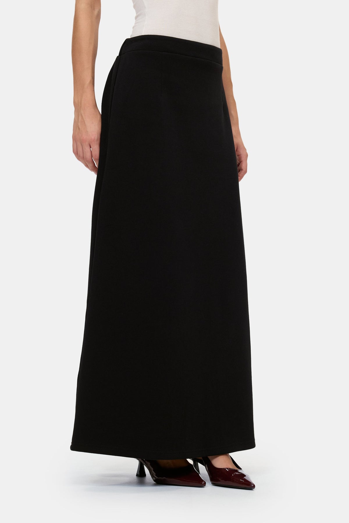 The Unique Set in Black, skirt side