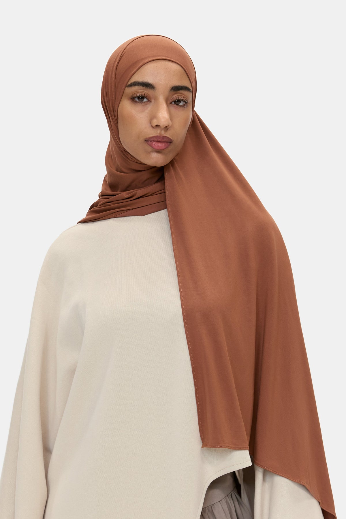 Airy Jersey Scarf in Rusty Brown, worn